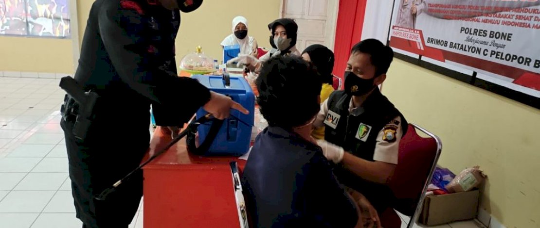 Dukung Percepatan Vaksinasi Covid 19, Brimob Bone Kembali Gelar Vaksinasi Di Mako