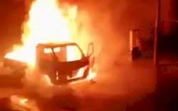 Pikap Suzuki Carry Terbakar Depan SPBU Palakka Bone, Sopir Menghilang