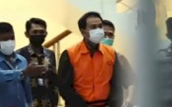 Pakai Rompi KPK, Azis Syamsuddin Ajukan Pengunduran Diri sebagai Wakil Ketua DPR