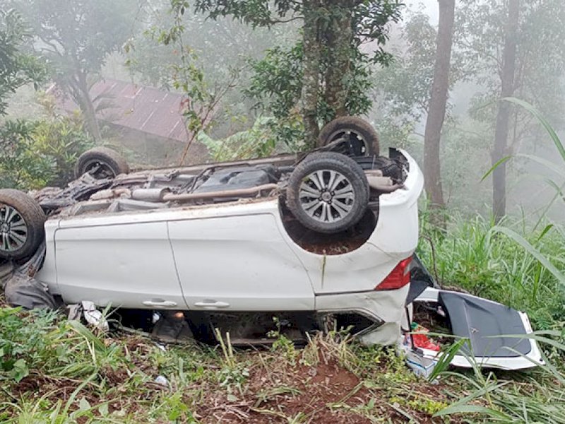  Sepasang Kekasih Ini Bercinta Hingga Mobil Terbalik