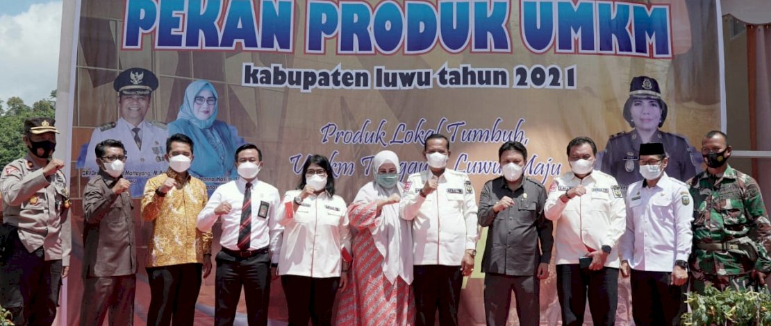 Dukung Pemulihan Ekonomi Nasional, Bupati Luwu Buka Pekan Produk UMKM di Kec Suli Dukung Pemulihan Ekonomi Nasional, Bupati Luwu Buka Pekan Produk UMKM di Kec Suli