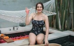 Dikomentari Sering Berpakaian Seksi, Nora Alexandra : Saya Pakai di Kolam Renang, Bukan di Tempat Ibadah 