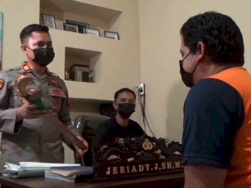 Gara-gara Tersinggung, Pria di Makassar Bacok Temannya hingga Kritis