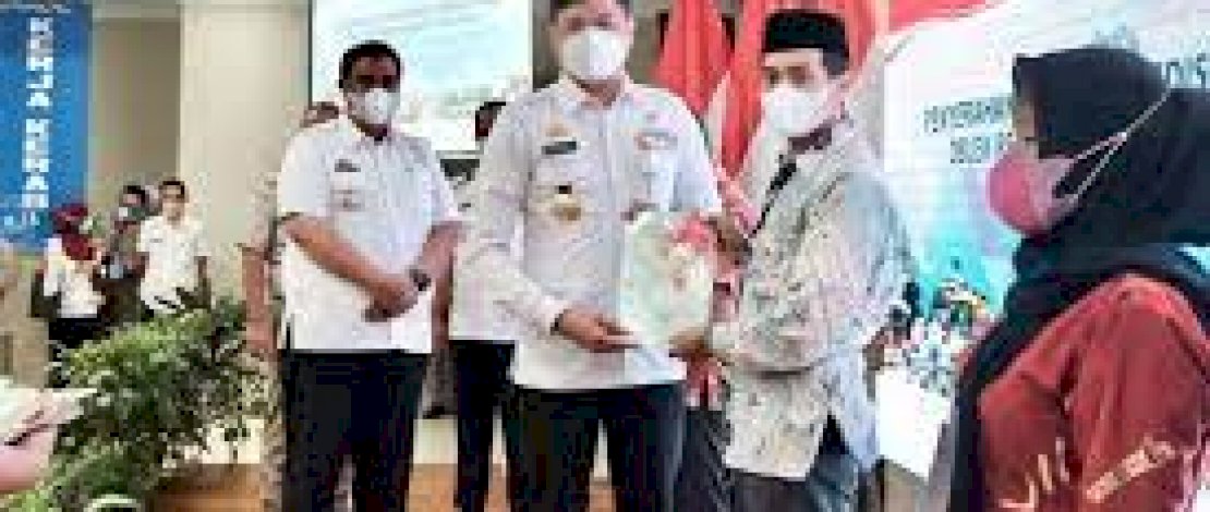 Bupati Adnan Sambut Baik Penyerahan 1.500 Sertifikat Tanah ke Masyarakat