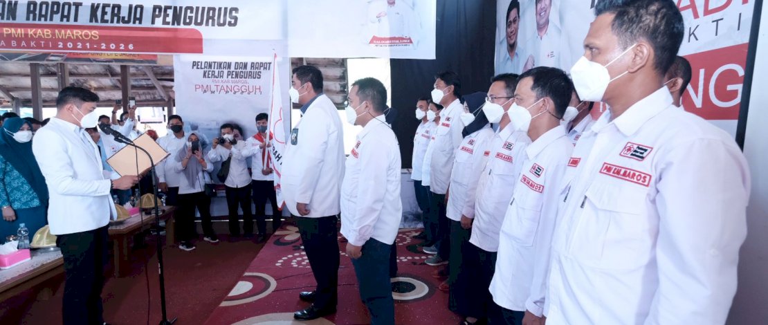Adnan Lantik Bupati Barru dan Maros Jadi Ketua PMI Kabupaten