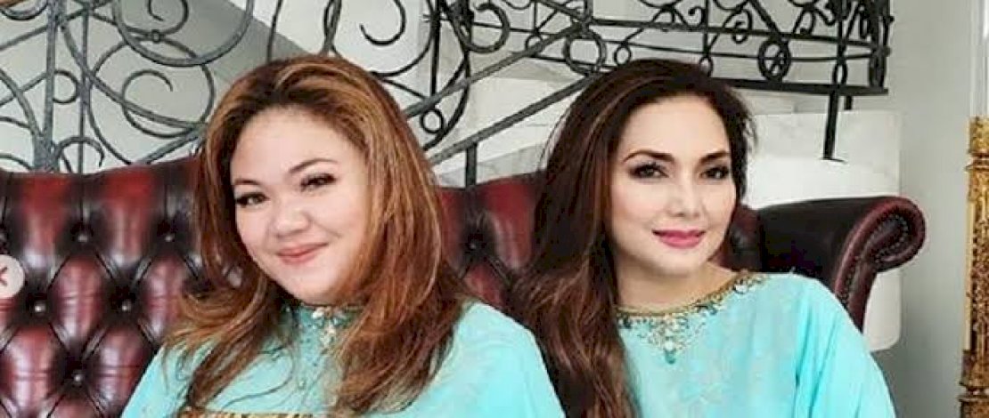 Potret Nia Daniaty dan Putrinya yang dilaporkan karena kasus penipuan dan pemalsual CPNS. Potret Nia Daniaty dan Putrinya yang dilaporkan karena kasus penipuan dan pemalsual CPNS.