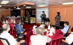 Danlantamal VI Bersama Unsur Maritim Makassar Gelar Silaturahmi di KRI Teluk Youtefa-522