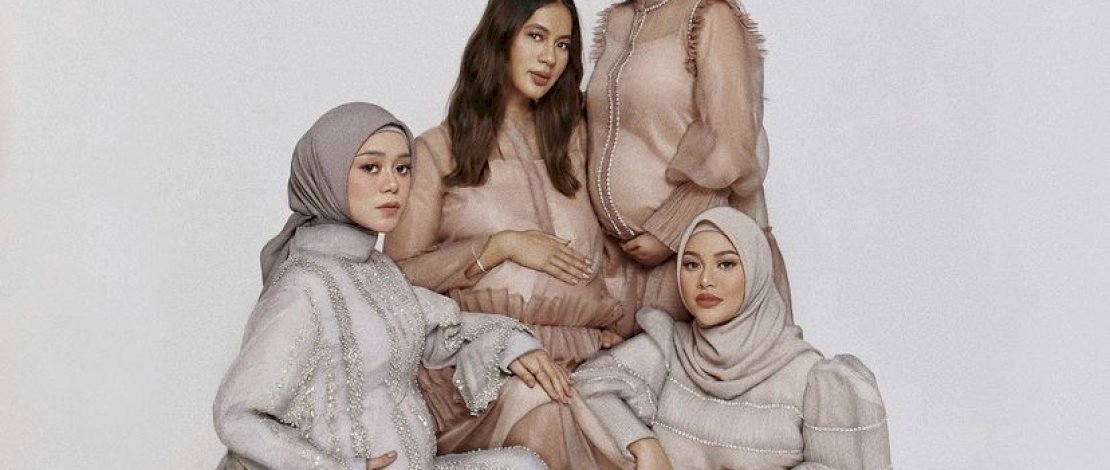 Pemotretan empat istri sultan oleh photografer Leovir. 