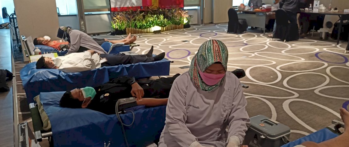 Kegiatan sosial yang digelar MCC bekerjasama dengan PMI dan Novotel Makassar dalam rangka memperingati Hari Kesaktian Pancasila yang jatuh 1 Oktober 2021. Kegiatan sosial yang digelar MCC bekerjasama dengan PMI dan Novotel Makassar dalam rangka memperingati Hari Kesaktian Pancasila yang jatuh 1 Oktober 2021.
