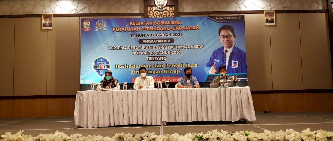 Camat Tamalanrea saat menjadi speaker dalam kegiatan Sosialisasi Perundang-undangan Tahun Anggaran 2021 Angkatan XIV, di Hotel Harper, Sabtu (2/10/2021). Camat Tamalanrea saat menjadi speaker dalam kegiatan Sosialisasi Perundang-undangan Tahun Anggaran 2021 Angkatan XIV, di Hotel Harper, Sabtu (2/10/2021).