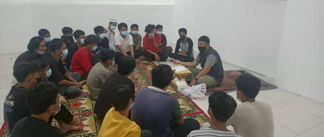 Pelaku balap liar diganjar mengaji.