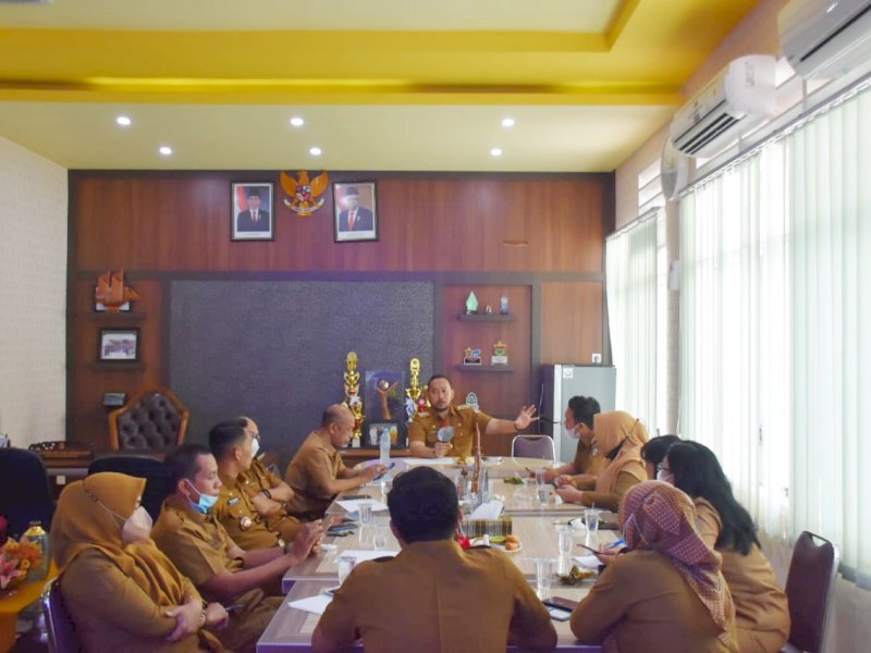 Pimpin Rakor, Camat Panakkukang Minta Lurah Maksimalkan Program Vaksinasi Tingkat RT