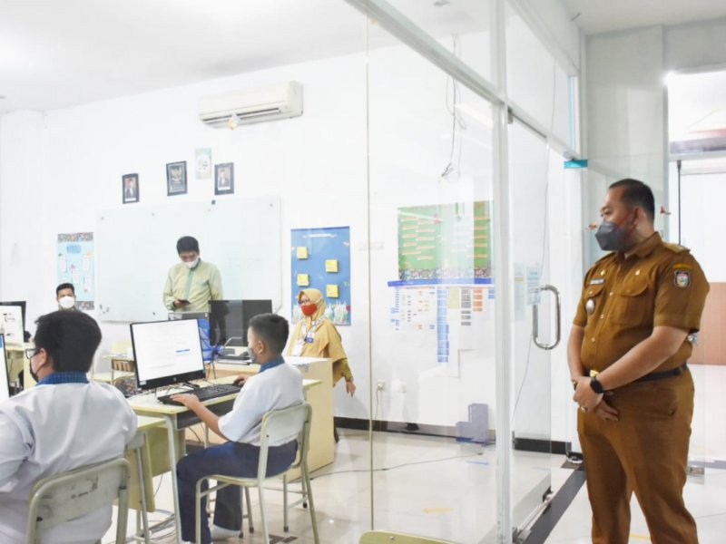 Pantau Uji Coba PTM, Camat Panakkukang Minta Agar Tidak Ada Klaster Baru