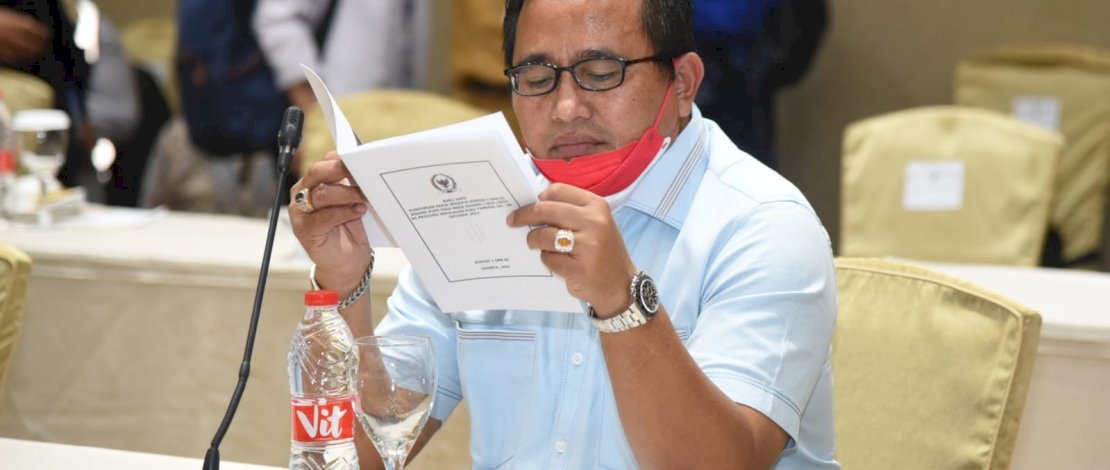Anggota Komisi V DPR RI Muhammad Fauzi dalam kunjungannya di Batam. Anggota Komisi V DPR RI Muhammad Fauzi dalam kunjungannya di Batam.