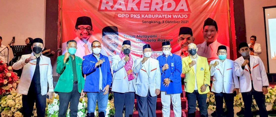 Ketua PKS Sulsel, Amri Rasyid saat membuka Rakerda PKS Wajo.