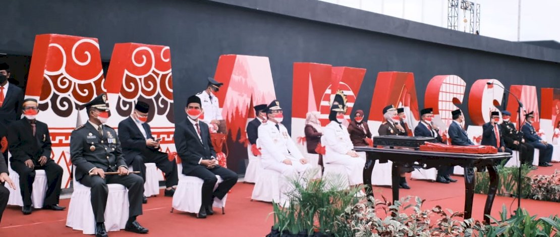  Ketua DPRD Makassar Ikuti Upacara Pengibaran Bendera di Pantai Losari