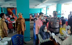 Mahasiswa, Dosen dan Warga di STIM LPI Makassar Divaksin COVID-19