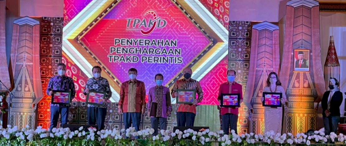 Raih Penghargaan TPKAD Award 2021, Pemkot Makassar Sinergi Bersama Perbankan