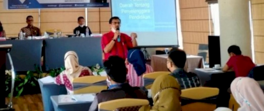 Hadirkan Humas UNM, Anggota DPRD Makassar Ray Suryadi Arsyad Gelar Sosper Penyelenggaraan Pendidikan