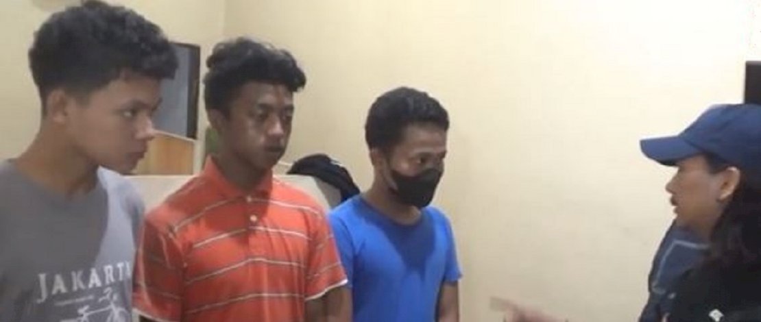 Detik-detik penyerangan di warung Jl Onta Lama Makassar dan penangkapan ketiga pelaku.