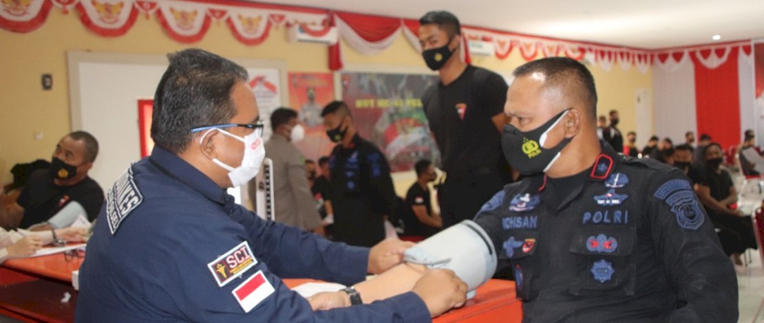 Cek Kondisi Kesehatan Personel, Ini Yang Dilakukan Danyon C Pelopor 