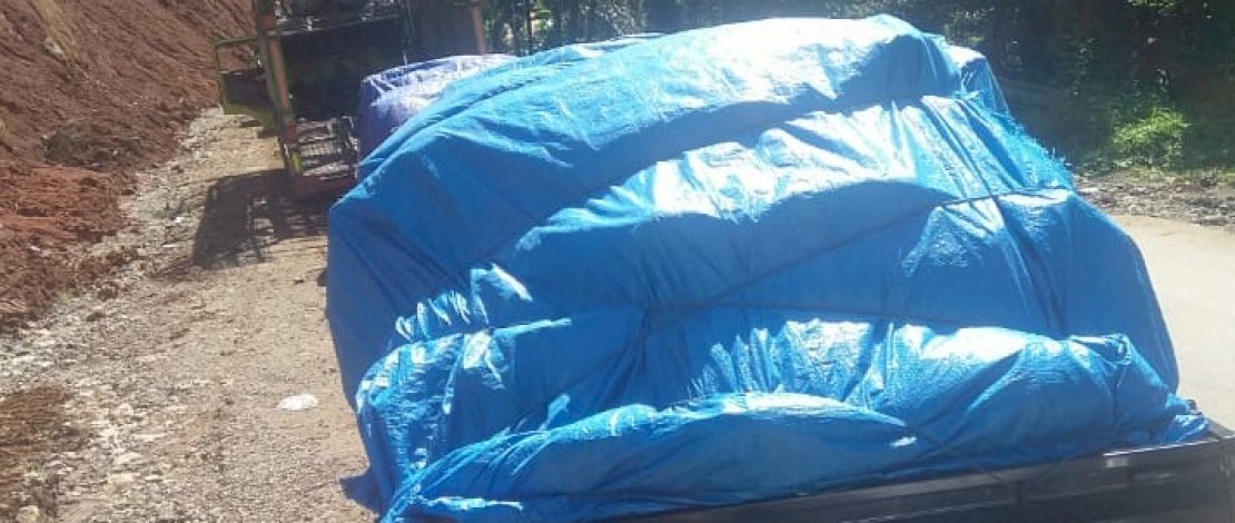 Suasana di jalur buka tutup Lombona, Majene, Sulbar.