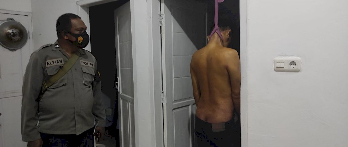 Seorang Pria di Bone Ditemukan Tewas Gantung Diri di Dalam Rumah Seorang Pria di Bone Ditemukan Tewas Gantung Diri di Dalam Rumah