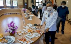 Wali Kota Parepare Terima Foto dan 11 Tanda Kehormatan Milik BJ Habibie