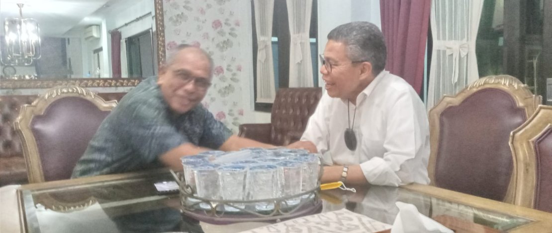 Suasana pertemuan Ilham Arief Sirajuddin dengan Taufan Pawe di kediaman IAS.