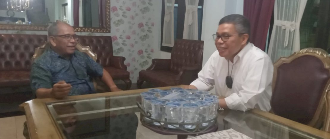 Suasana pertemuan Ilham Arief Sirajuddin dengan Taufan Pawe di kediaman IAS.