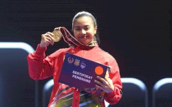 Karateka Cantik Asal Sulsel Sabet Medali Emas PON Papua