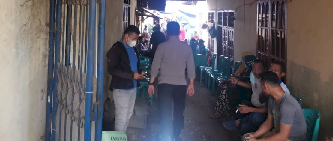 TKP buruh harian lepas di Makassar tewas tersengat arus listrik.