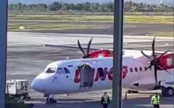 Penumpang Usil Tarik Tuas Pintu Darurat, Wings Air Batal Terbang