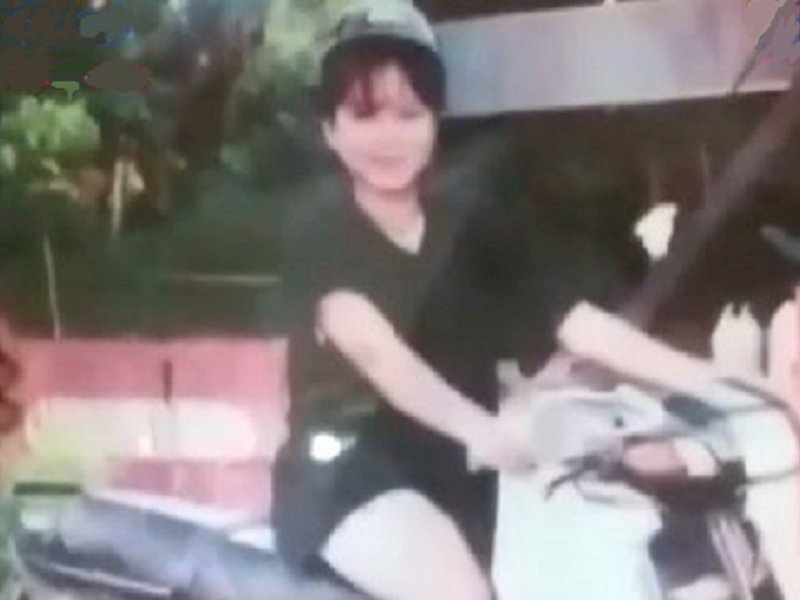 Dititipi Sabu dengan Imbalan Dibayarkan Ongkos Pulang, Wanita Cantik Asal Polman Terancam Hukuman Mati di Malaysia