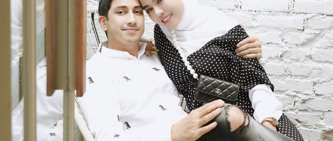 Medina Zein seringkali membagikan potret kemesraan dan kekompakannya bersama sang suami, Lukman Azhari di instagram.