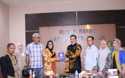 Kepada Tamunya dari DPRD Buton, Sekda Takalar Perkenalkan Sektor Unggulan Pertanian 