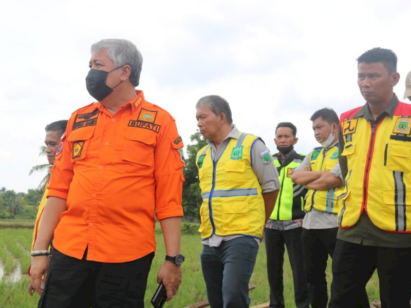 Tinjau Pengerjaan Proyek Fisik, Irwan Hamid: Utamakan Kualitas