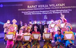 Apresiasi Kinerja, Sejumlah PTS di Wilayah IX Diganjar Penghargaan LLDikti Awards 2021