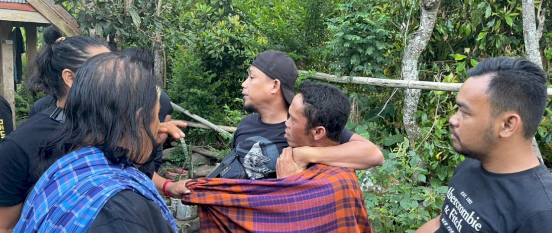 Pelaku pembunuhan, Sahril, saat diamankan di Sonia, Bantaeng. Pelaku pembunuhan, Sahril, saat diamankan di Sonia, Bantaeng.