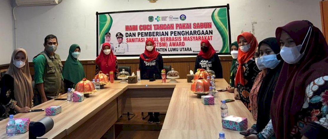  Lutra Raih Penghargaan STBM Award Kategori Percepatan Desa ODF