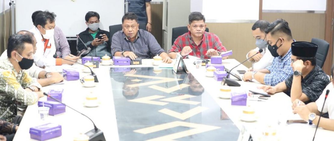 Rapat yang digelar Komisi C DPRD Makassar. FOTO/IST