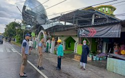 Begini Detik-Detik Angin Kencang Patahkan Tiang Listrik dan Geser Kubah Masjid di Pinrang