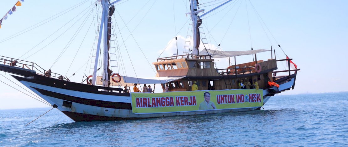 Suasana kegiatan vaksinasi Partai Golkar Sulsel di Pulau Barrang Lompo, Kota Makassar. IST