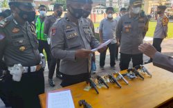 Kapolres Luwu Utara Periksa Senjata Api Anggotanya