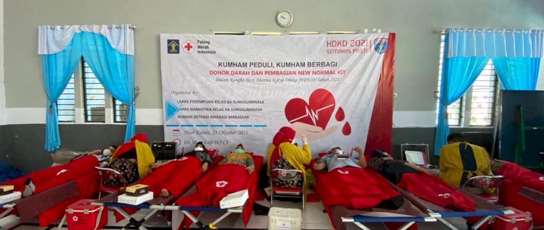 Kegiatan donor darah dan pembagian New Normal Kit di LPP Sungguminasa.