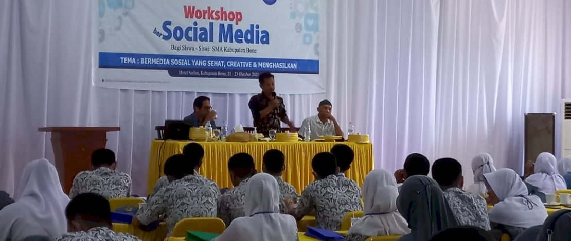 Dinas Pendidikan Sulsel bekerjasama dengan Fresh Media, menggelar Workshop Social Media Bagi Siswa Siswi SMA, di Hotel Sarlim Kabupaten Bone, 21 - 23 Oktober 2021. Dinas Pendidikan Sulsel bekerjasama dengan Fresh Media, menggelar Workshop Social Media Bagi Siswa Siswi SMA, di Hotel Sarlim Kabupaten Bone, 21 - 23 Oktober 2021.