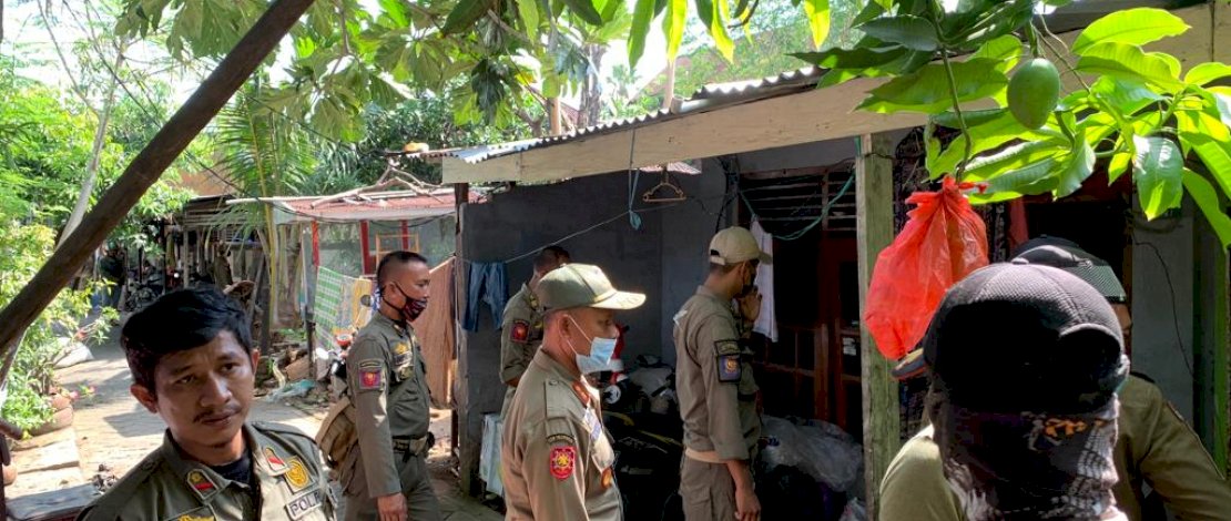 Satpol PP Pemprov Sulsel, menertibkan rumah dinas.