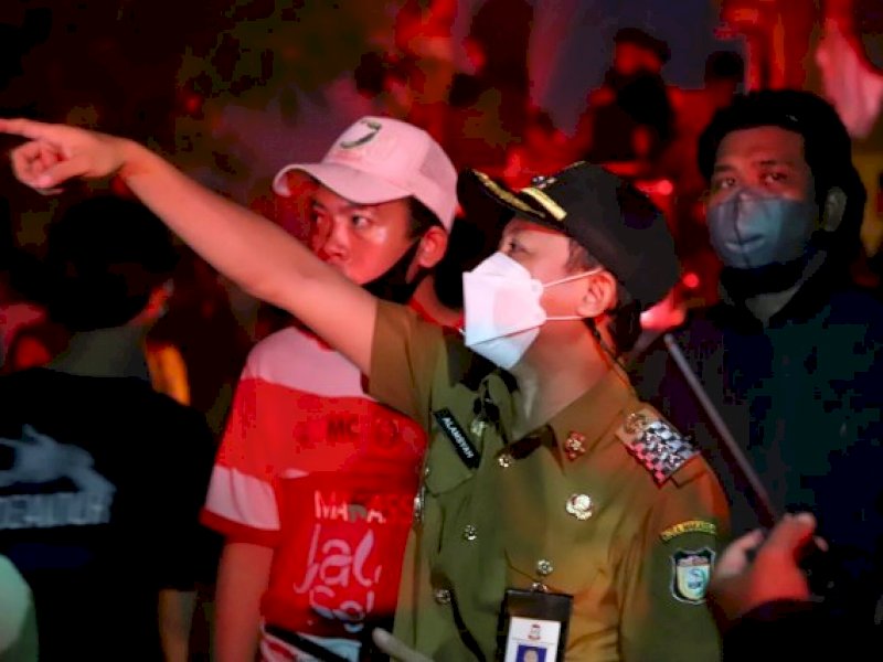 Camat Makassar Gerak Cepat Bantu Korban Kebakaran Maradekaya 