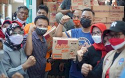 Camat Makassar Turunkan Pasukan Bantu Korban Kebakaran Lepping 