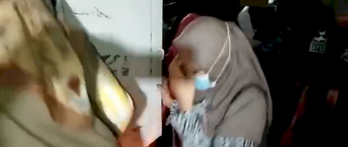 Razia pasangan mesum di Makassar malam tadi.